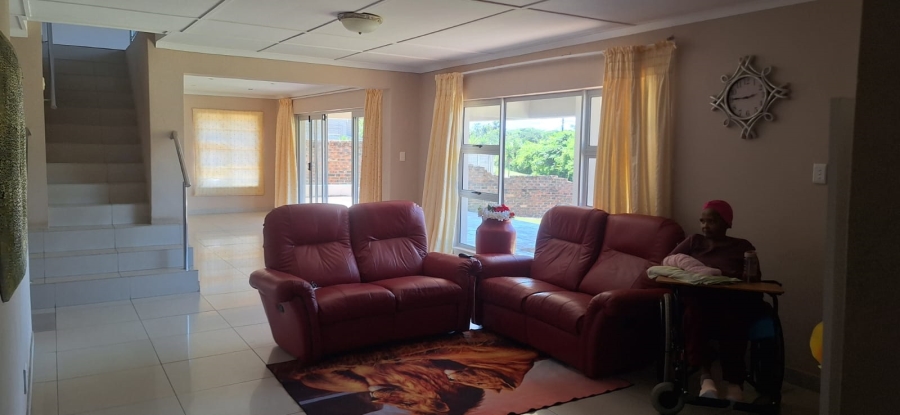 5 Bedroom Property for Sale in Gonubie Eastern Cape
